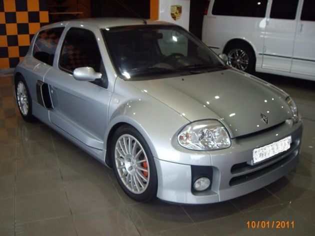 RENAULT CLIO  3.0 V6 RENAULT SPORT