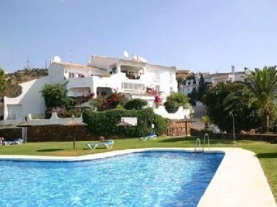 Apartamento con 2 dormitorios se vende en Marbella, Costa del Sol