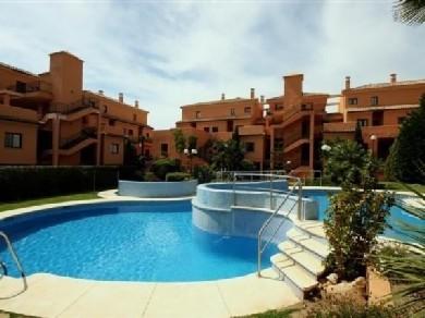 Apartamento con 2 dormitorios se vende en Marbella, Costa del Sol