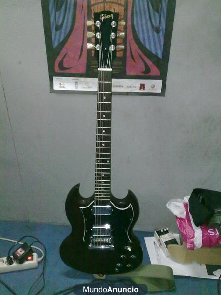 vendo GIBSON SG FADED Con HARDCASE y CUBRE PASTILA