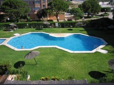 Apartamento con 3 dormitorios se vende en Estepona, Costa del Sol