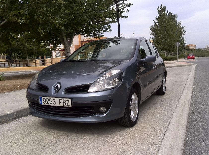 Clio 2006 1.4 100 cv economico 4100 €