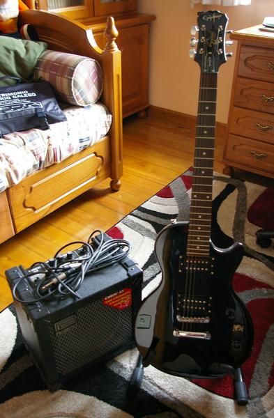 Guitarra Epiphone Les Paul Special II + amplificador