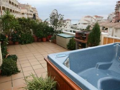 Apartamento con 2 dormitorios se vende en Benalmadena Costa, Costa del Sol