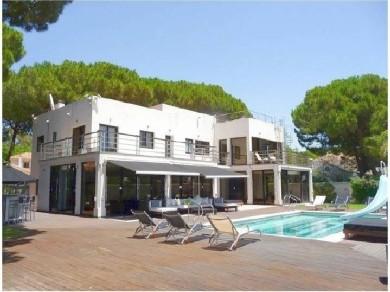 Chalet con 8 dormitorios se vende en Marbella, Costa del Sol