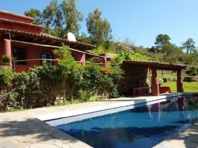 Chalet con 9 dormitorios se vende en Benahavis, Costa del Sol