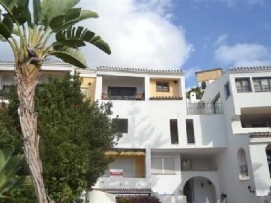 Apartamento con 2 dormitorios se vende en Marbella, Costa del Sol