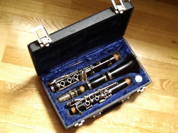 ANTIGUO CLARINETE DE MADERA DE ÉBANO