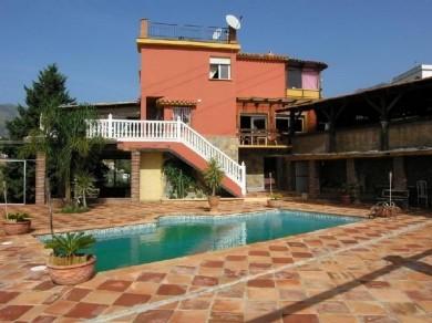 Chalet con 5 dormitorios se vende en Fuengirola, Costa del Sol