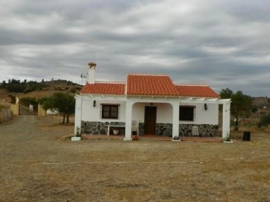 Chalet con 2 dormitorios se vende en Alora