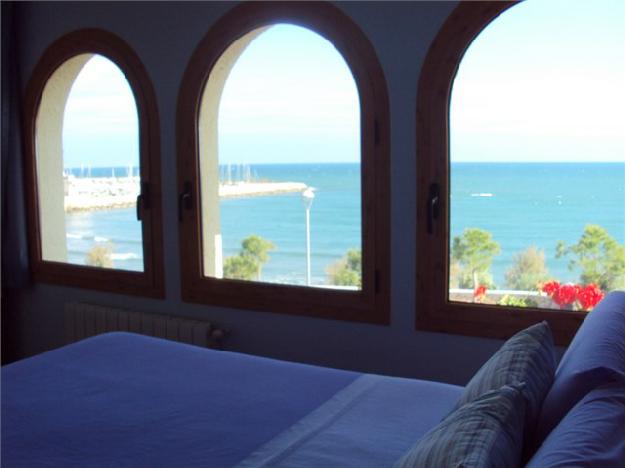 Casa adosada en Sitges, playa del Belmins, maravillosas vistas al mar.