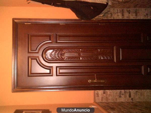 puertas de madera nuevas macizas.