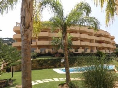 Apartamento con 2 dormitorios se vende en Marbella, Costa del Sol