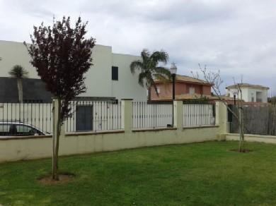 Chalet con 4 dormitorios se vende en Chiclana de la Frontera, Costa de la Luz