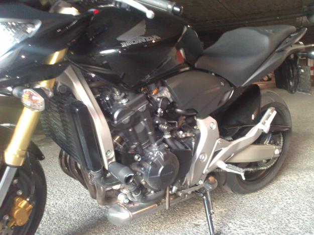 honda hornet 2008  negra  por cbr 600 o gsxr a partir del 2007