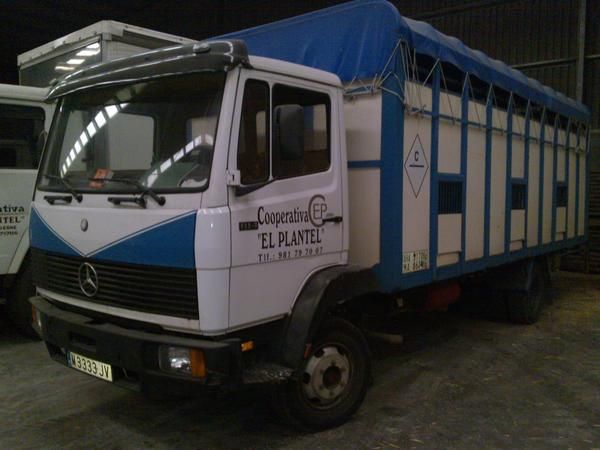 mercedes 814 caja jaula ganado caballos