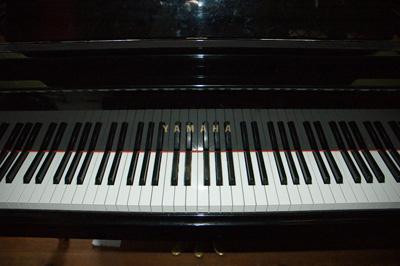 Vendo piano de cola Yamaha GB-1 impecable 9 meses de antiguedad / 6.600e