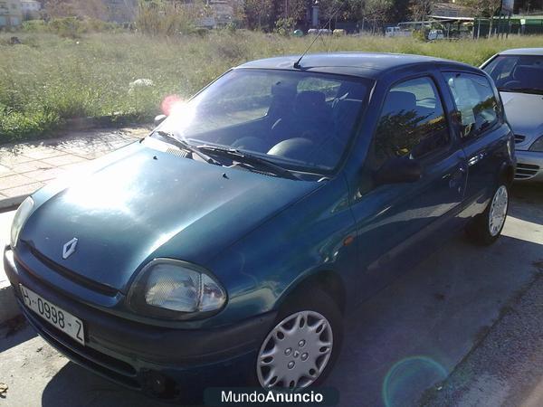 VENDO RENAULT CLIO 1.2 BUEN ESTADO 950.00