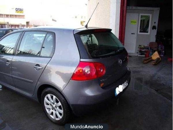 Volkswagen Golf 1.6 FSI Highline