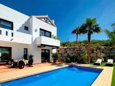 Chalet con 3 dormitorios se vende en Benahavis, Costa del Sol