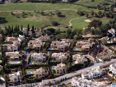 Chalet con 5 dormitorios se vende en Marbella, Costa del Sol