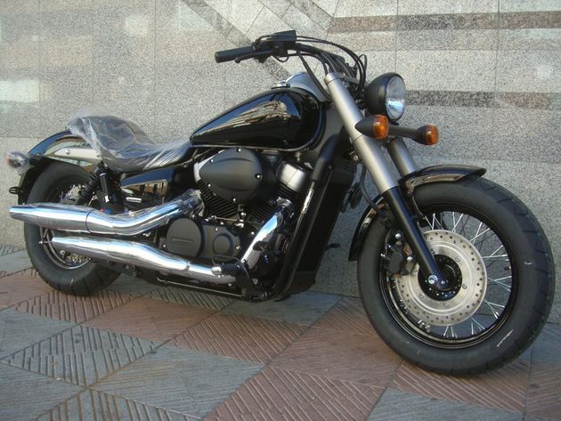 Honda Black Shadow 750