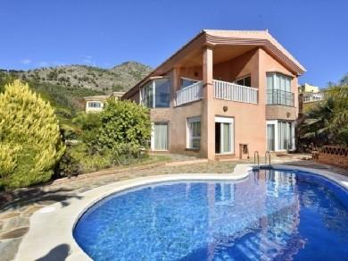 Chalet con 4 dormitorios se vende en Fuengirola, Costa del Sol