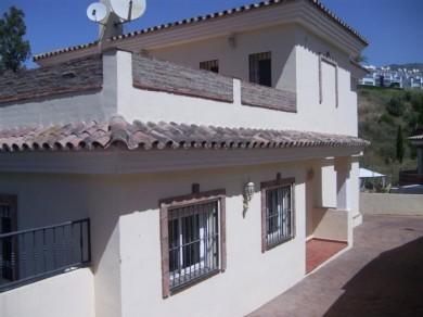 Chalet con 4 dormitorios se vende en Mijas Costa, Costa del Sol