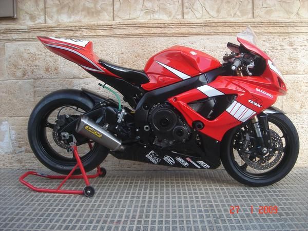 Suzuki GSXR 600 K7 circuito