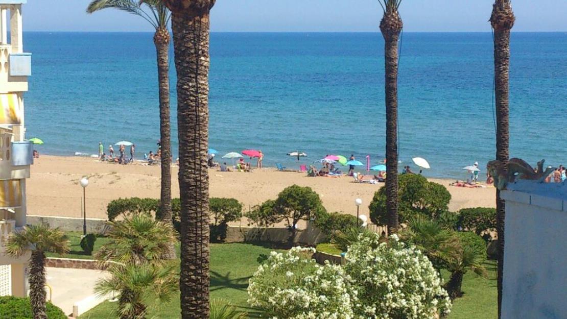 Apartamento vistas al mar desde la terraza Denia