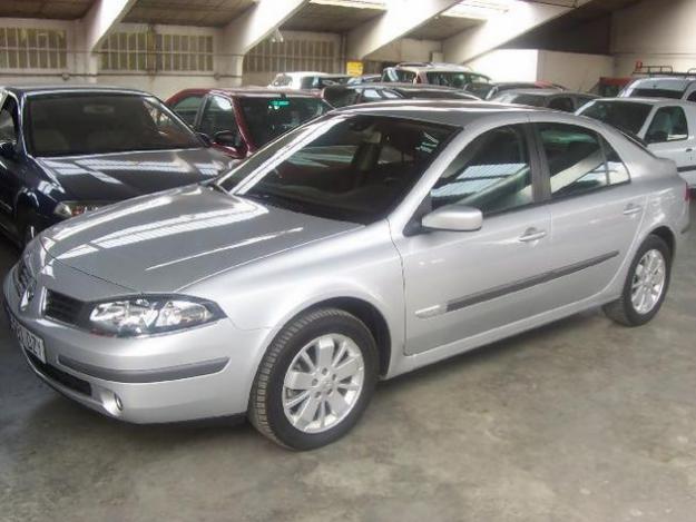 Venta de coche Renault LAGUNA 1.9 DCI 130CV CONFORT EXPRESSION '06 en Huesca