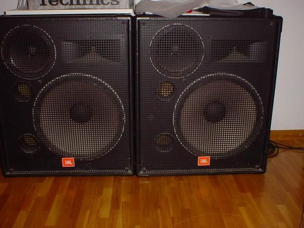 Altavoces JBL MR838