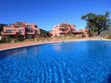 Apartamento con 3 dormitorios se vende en Marbella, Costa del Sol