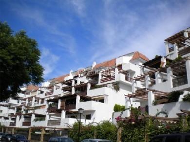 Apartamento con 4 dormitorios se vende en Marbella, Costa del Sol