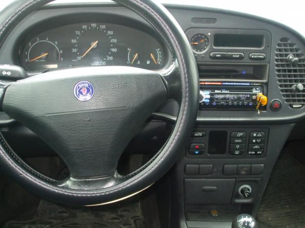 saab 900 2.0 i 130cv.