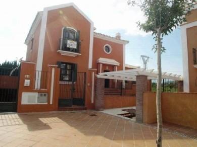 Chalet con 5 dormitorios se vende en Marbella, Costa del Sol