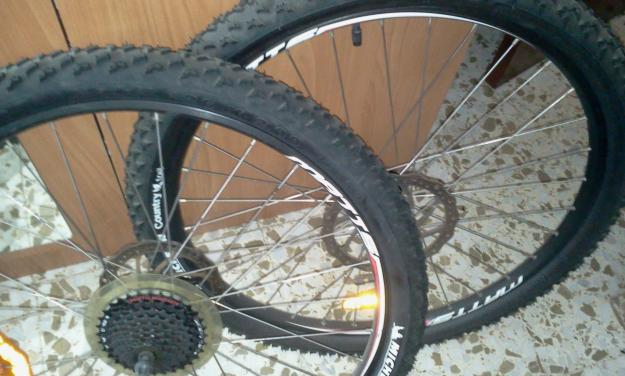 Juego completo de ruedas Michelin Neum.Flex Country Trail montadas