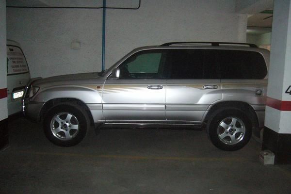 VENDO TOYOTA LAND CRUISER SEMINUEVO