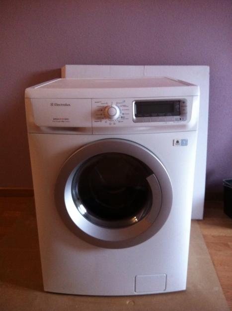 Vendo lavadora - secadora NUEVA electrolux eww 168543