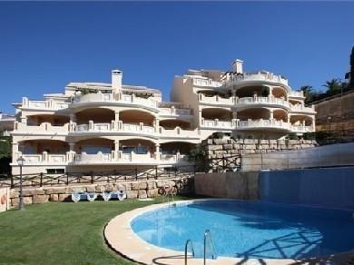 Apartamento con 2 dormitorios se vende en Marbella, Costa del Sol