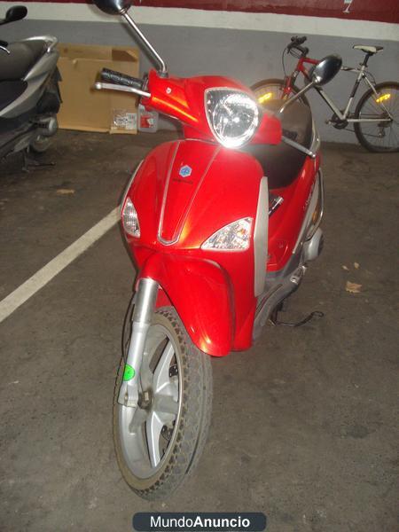 Atención! Se vende piaggio liberty 125 del 2004 en perfecto estado !!!