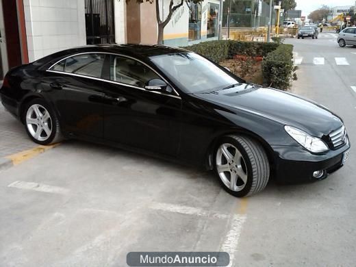 MERCEDES-BENZ Clase CLS  precio 15000EUR