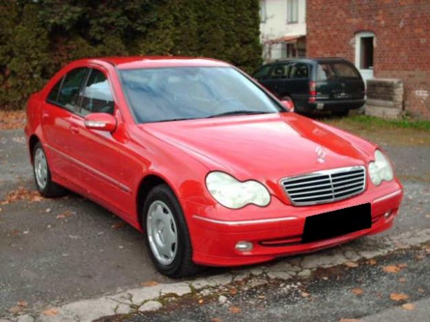 2001 Mercedes-Benz C 220 CDI Avantgarde rojo