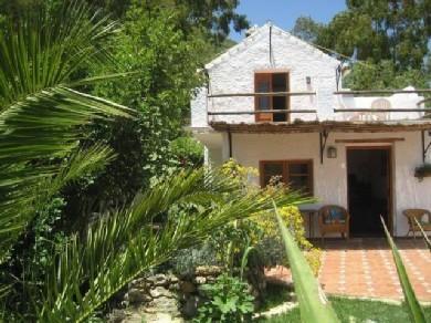 Chalet con 4 dormitorios se vende en Casares Costa, Costa del Sol