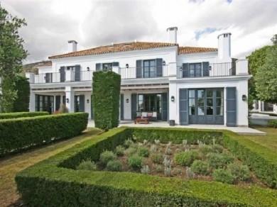 Chalet con 6 dormitorios se vende en Marbella, Costa del Sol