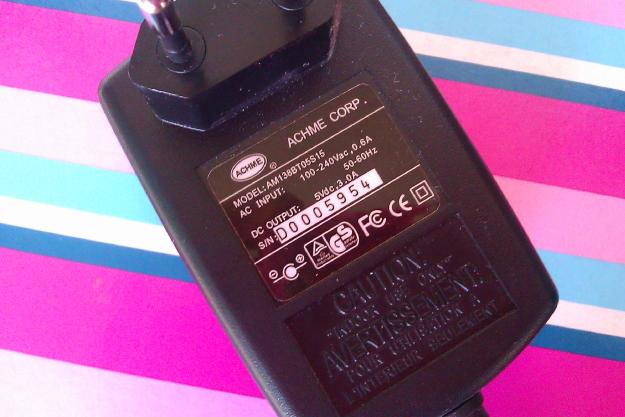 Adaptador, cargador achme 5 v  (para psp)