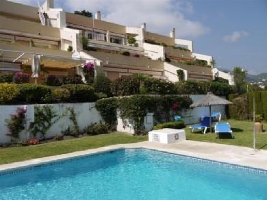 Apartamento con 2 dormitorios se vende en Benahavis, Costa del Sol