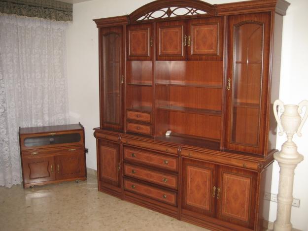 Urge Vendo Comedor y Regalo mueble para TV. Tambien vendo mesa y 4 sillas