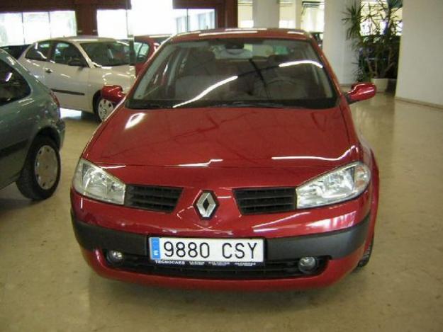 Venta de coche Renault MEGANE SEDAN 1.9 DCI 120CV '04 en Lleida