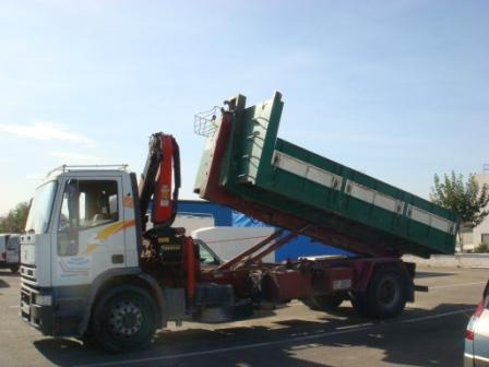 Camion iveco 270 cv con multili y grua palfinger